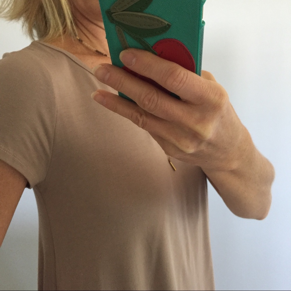 Taupe Color Short Sleeve Tunic Top - Picture 5 of 6